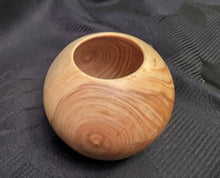 Load image into Gallery viewer, Pyramid Cedar, Globe bowl
